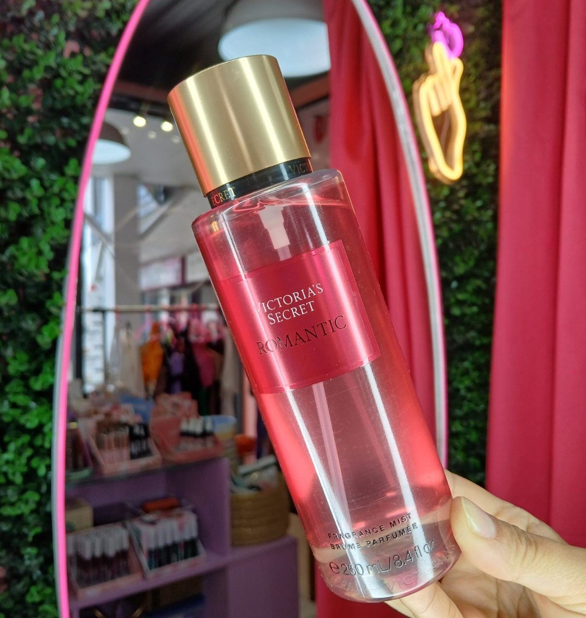 ROMANTIC Victoria`s Secret